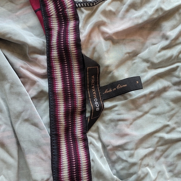 BCBGMAXAZRIA Faux Wrap Top with Built In Tie Belt - Medium - Picture 11 of 12